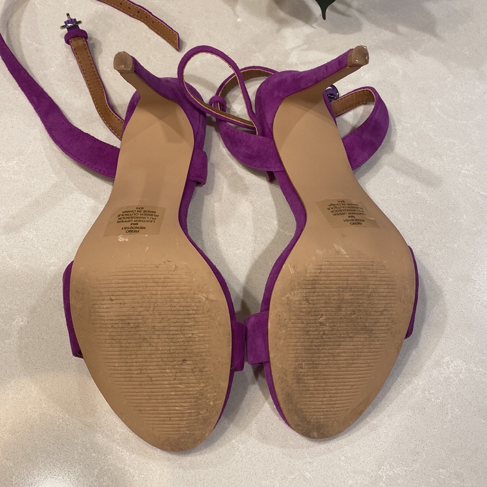 Heels - Picture 4 of 4